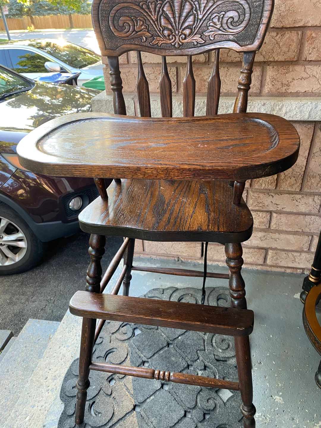 A antique baby high chair in good condition,  shows normal wear - photo 2