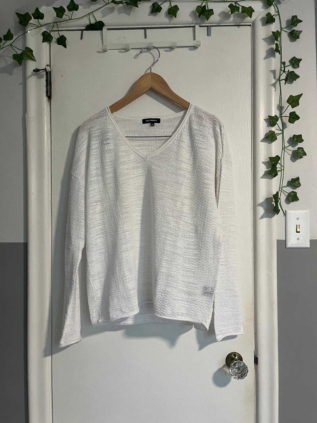 Sheer Thin White Sweater - Womens M