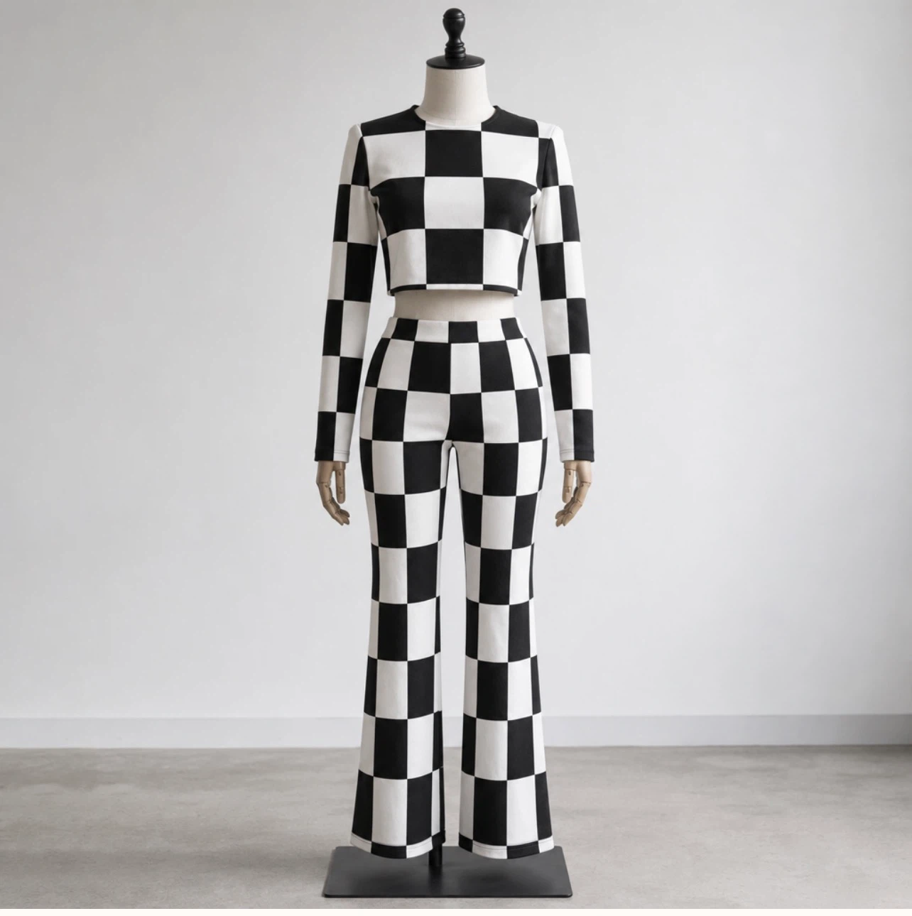 Zara Black &White Checkered Cropped Top(shoulder pads) - photo 3