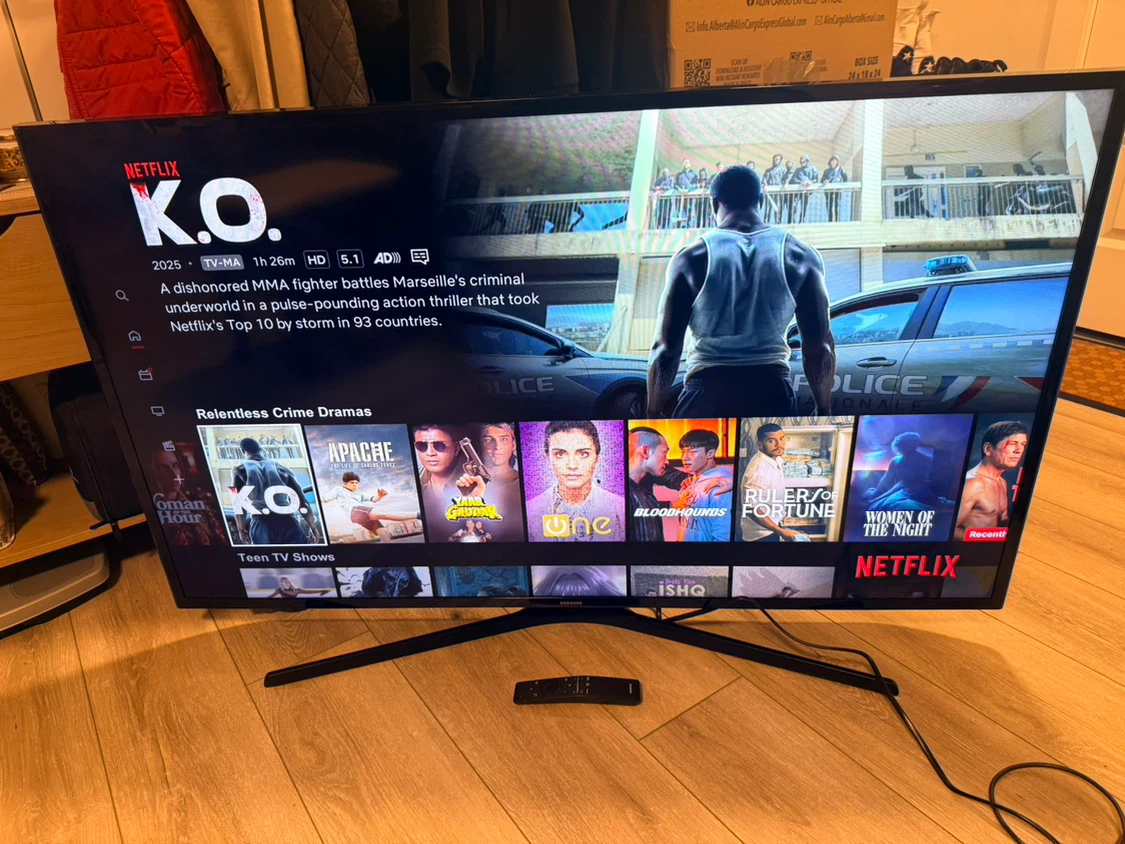 50” Samsung Smart TV - photo 2