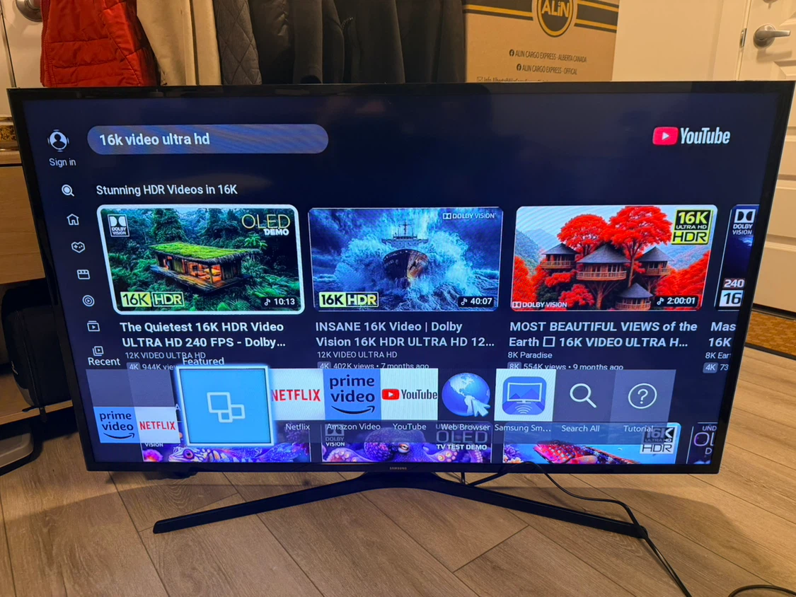 50” Samsung Smart TV - photo 4
