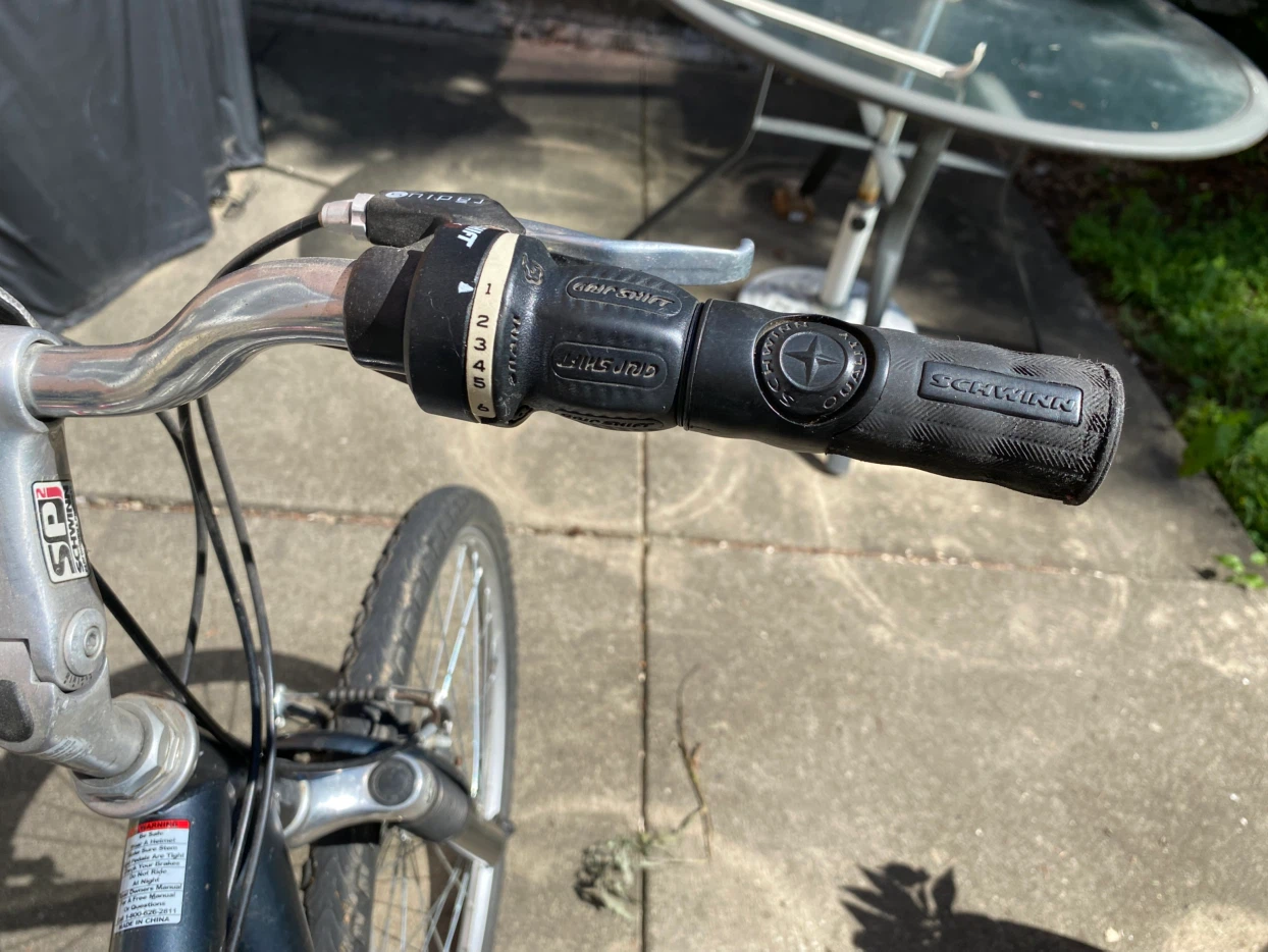 Schwinn Clear Creek 18-Speed Bicycle - photo 3