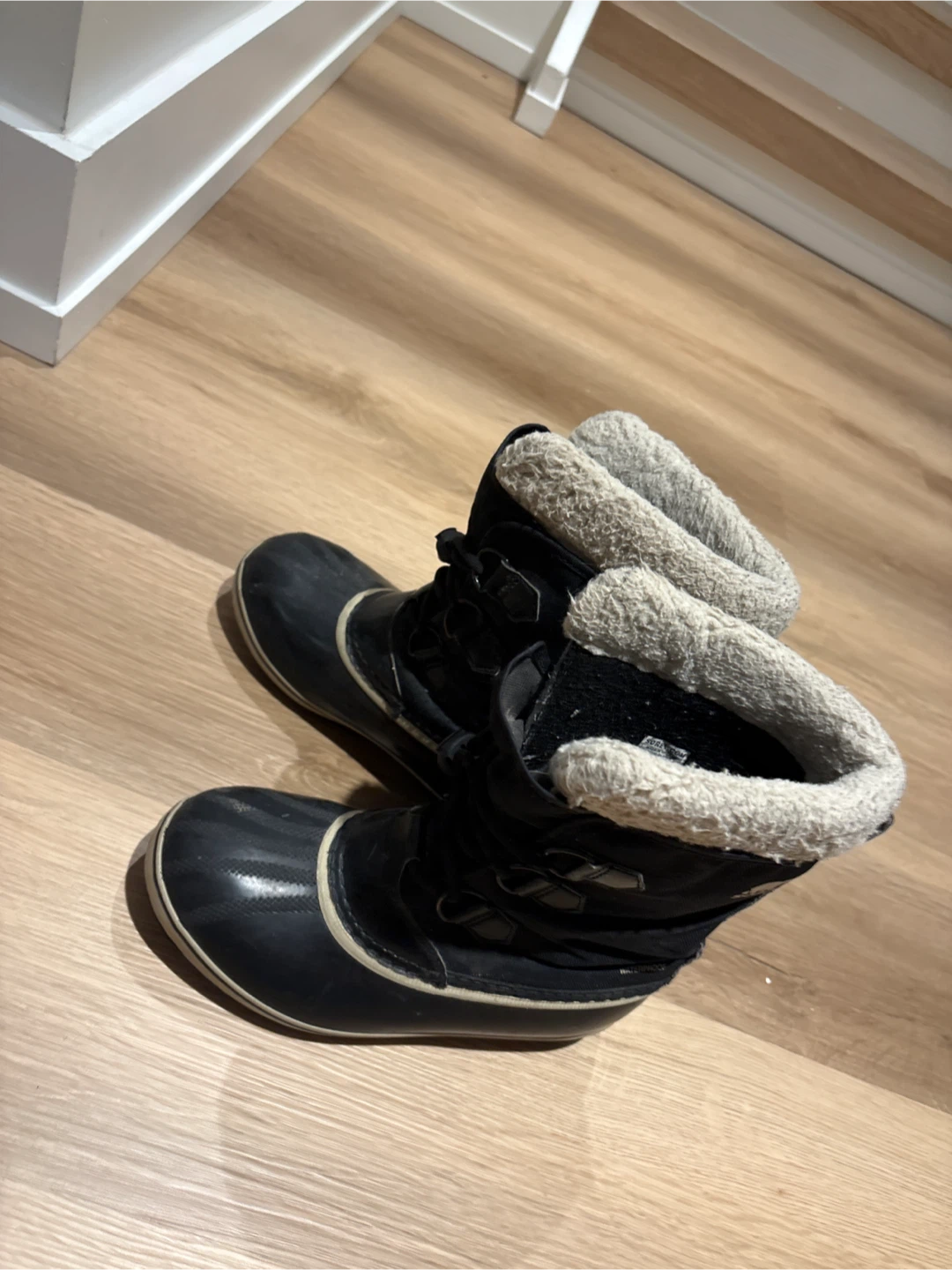 Winter boots FIRST BID TAKES IT