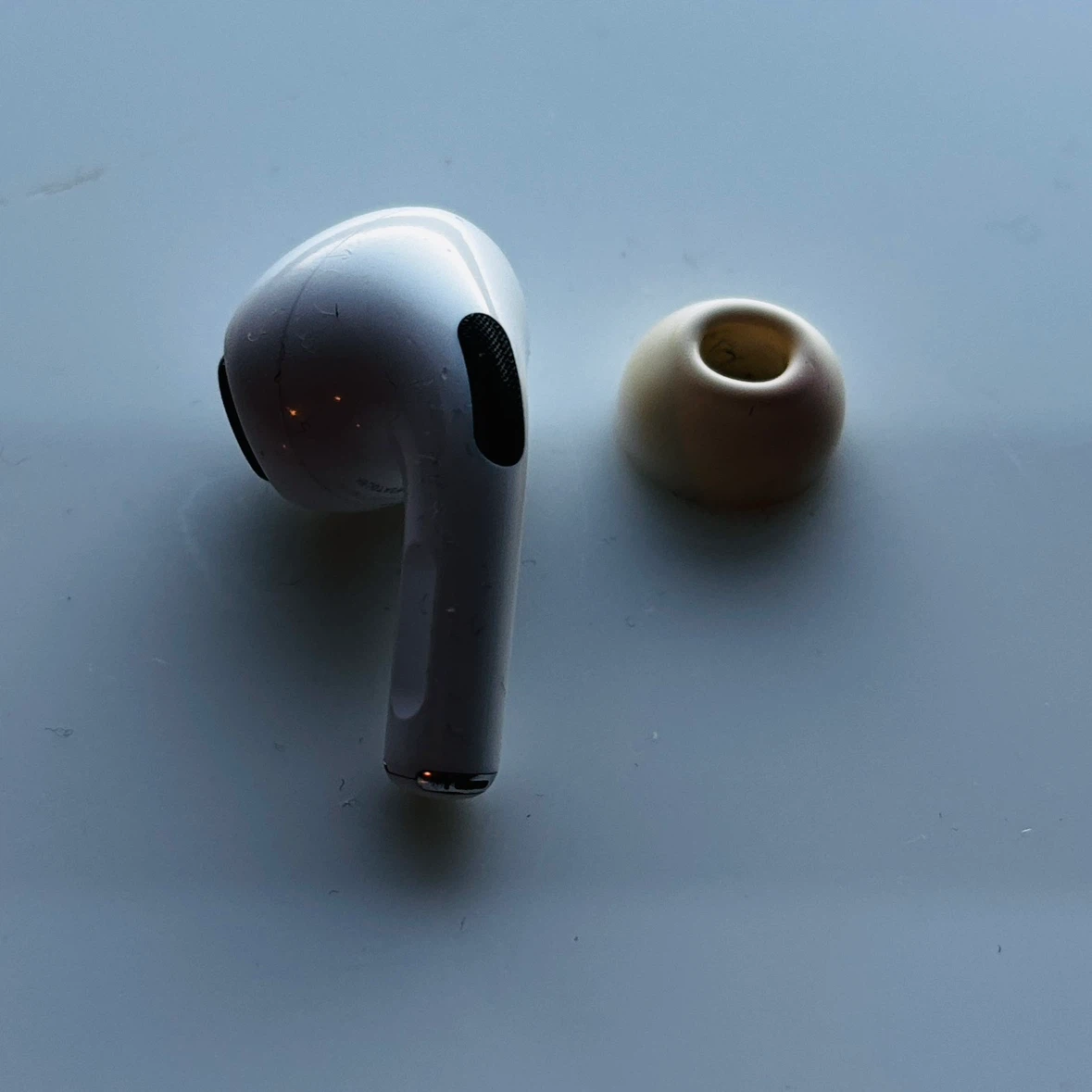 Apple AirPods Pro 1 - Left (A2084) - photo 2