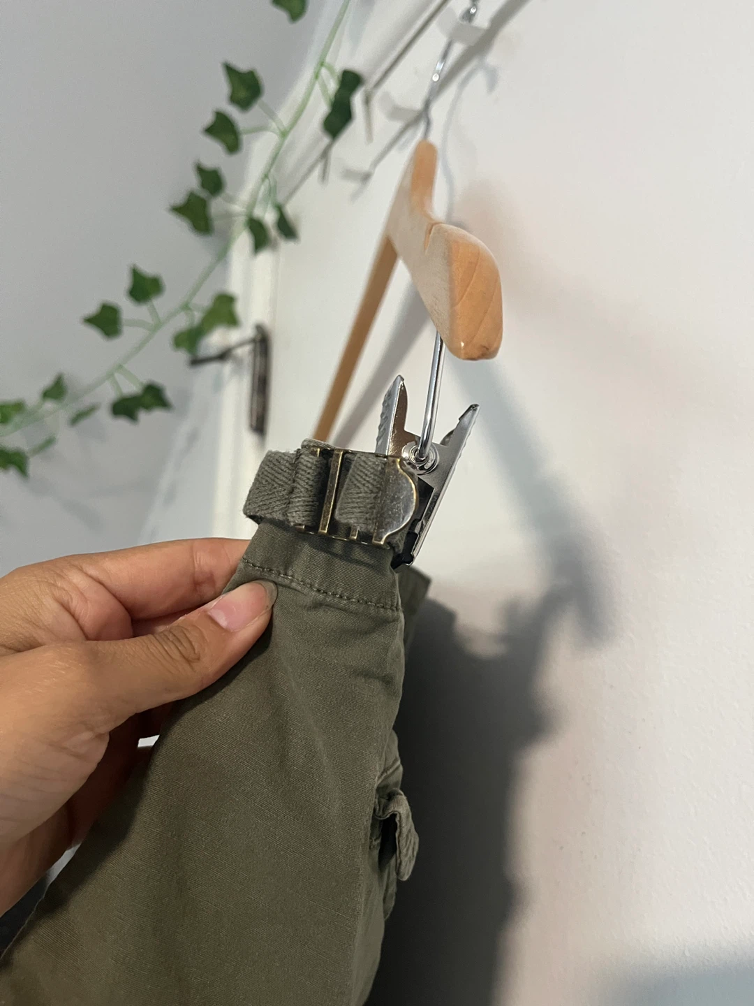 Green Cargo Shorts - 30 waist - photo 3
