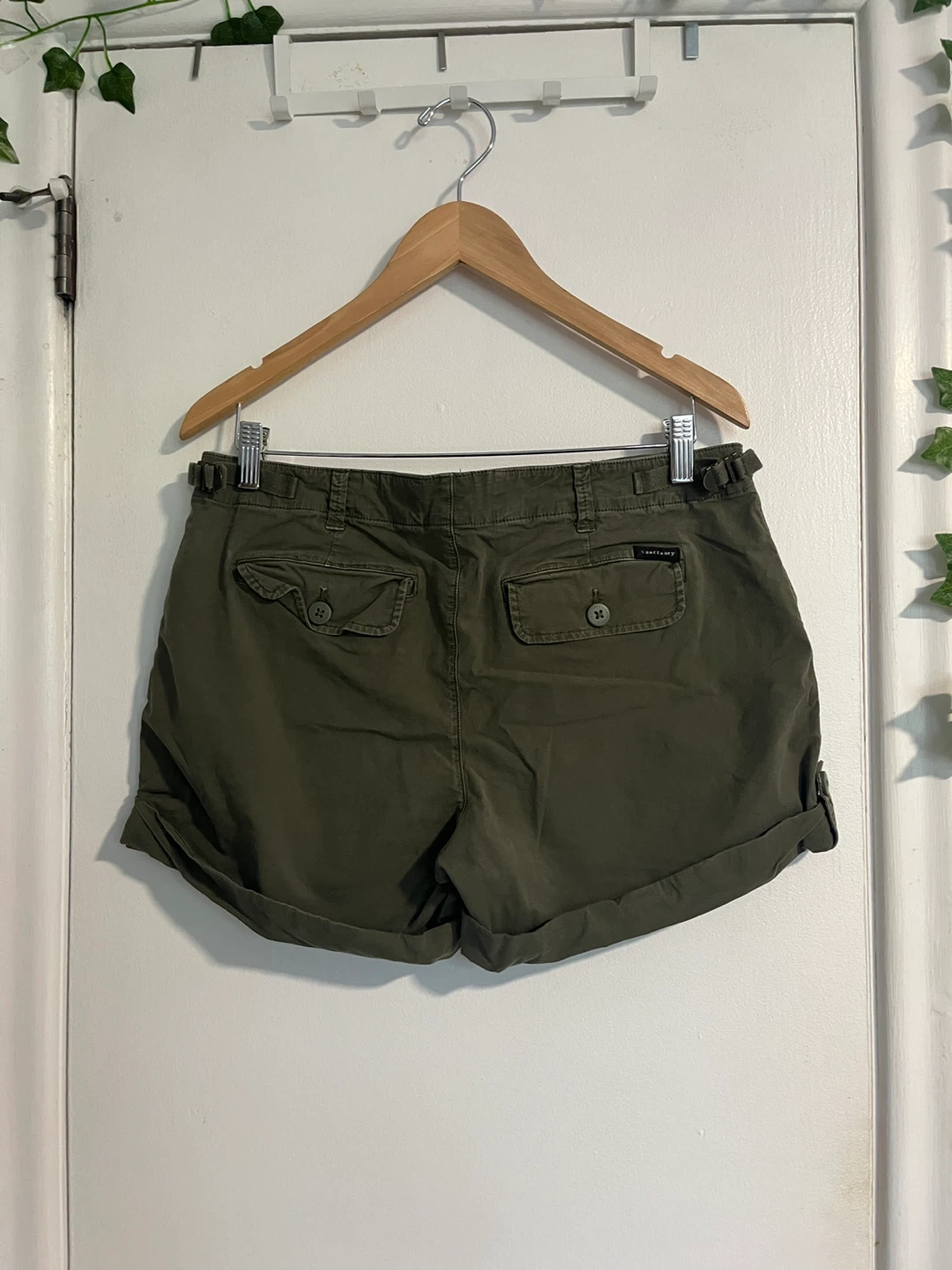 Green Cargo Shorts - 30 waist - photo 2