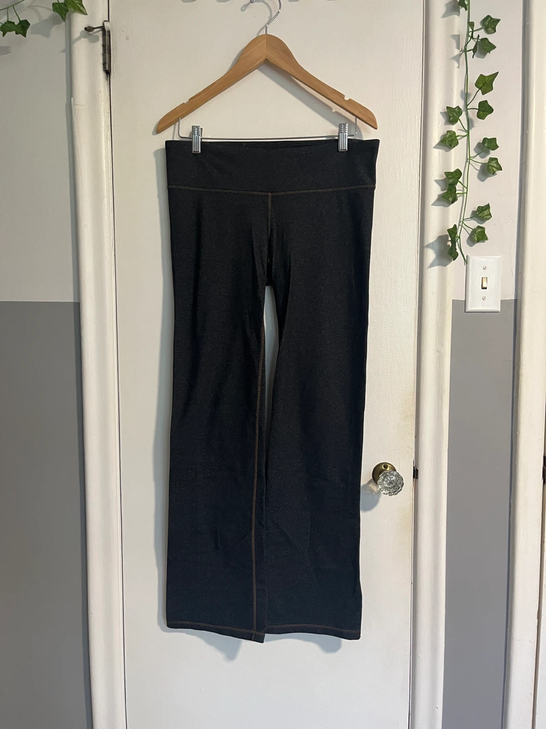 GapFit Bootcut Yoga Pants - L
