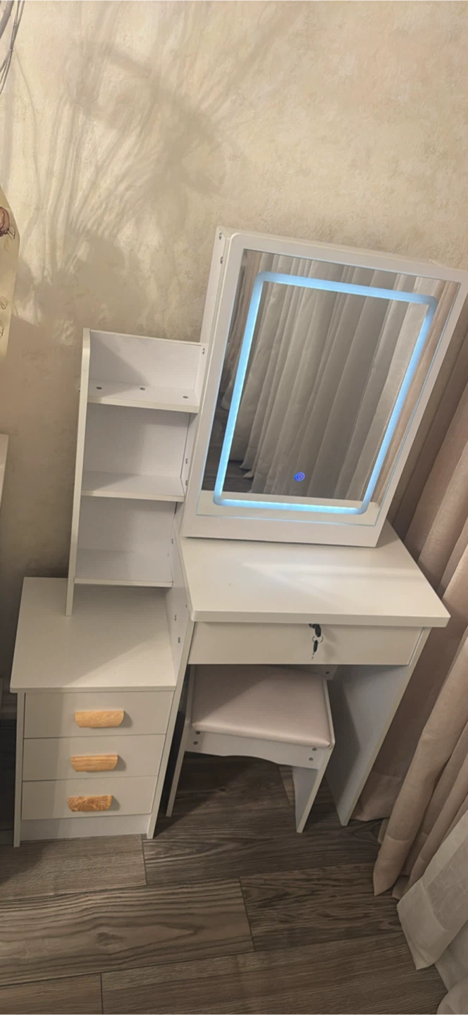 Brand New Kids Vanity Desk  Lighted Mirror and Stool - photo 2