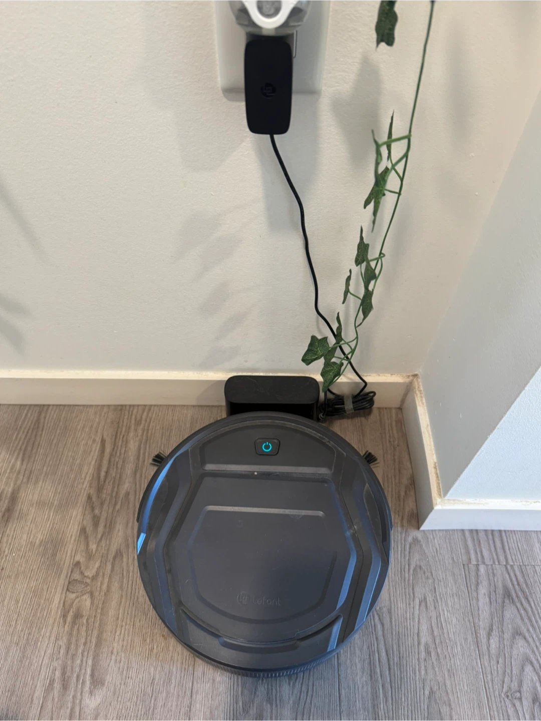 Move out sale- Robot Vacuum - photo 2