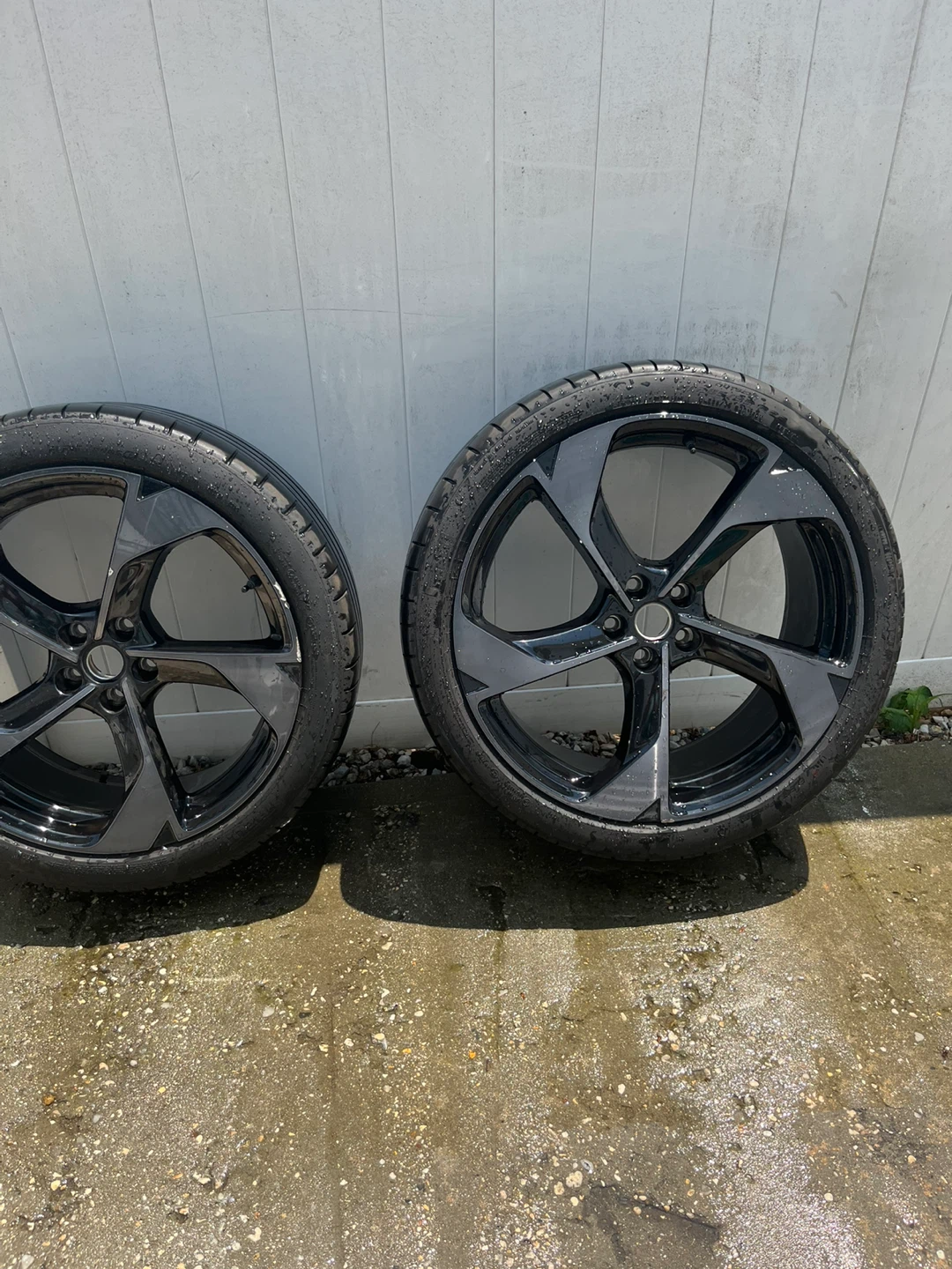 Set of 2 Black Alloy Wheels with Tires - photo 2