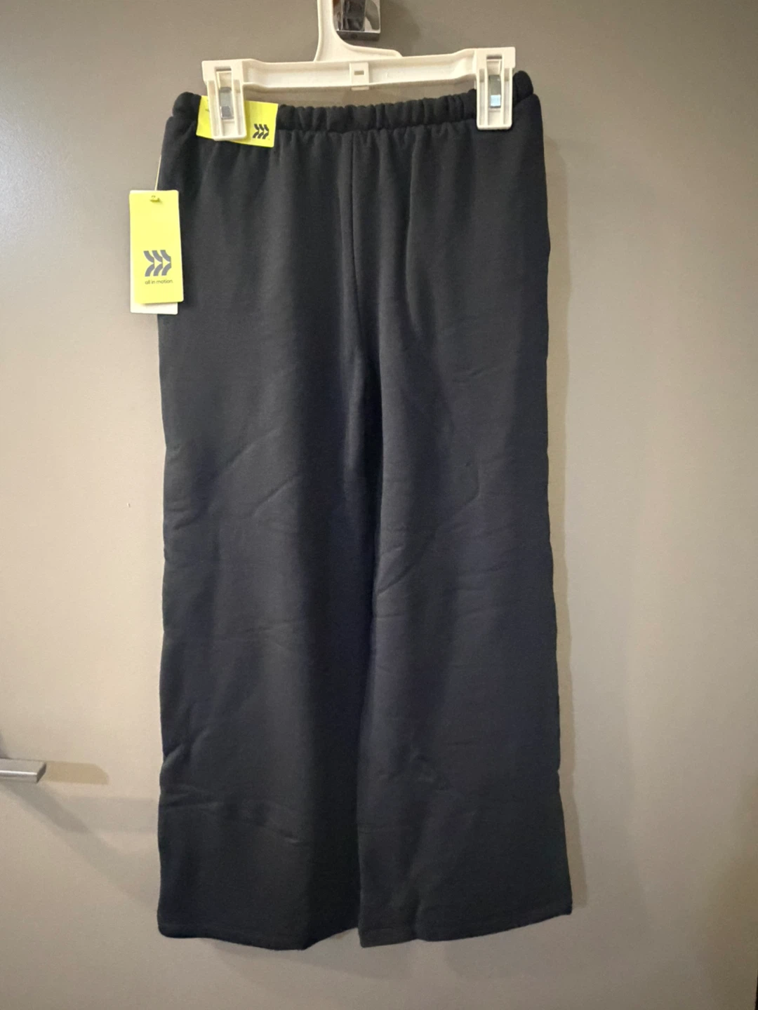 Youth/ Girls small 6/7 All in Motion Black Wide Leg Sweatpants - photo 2