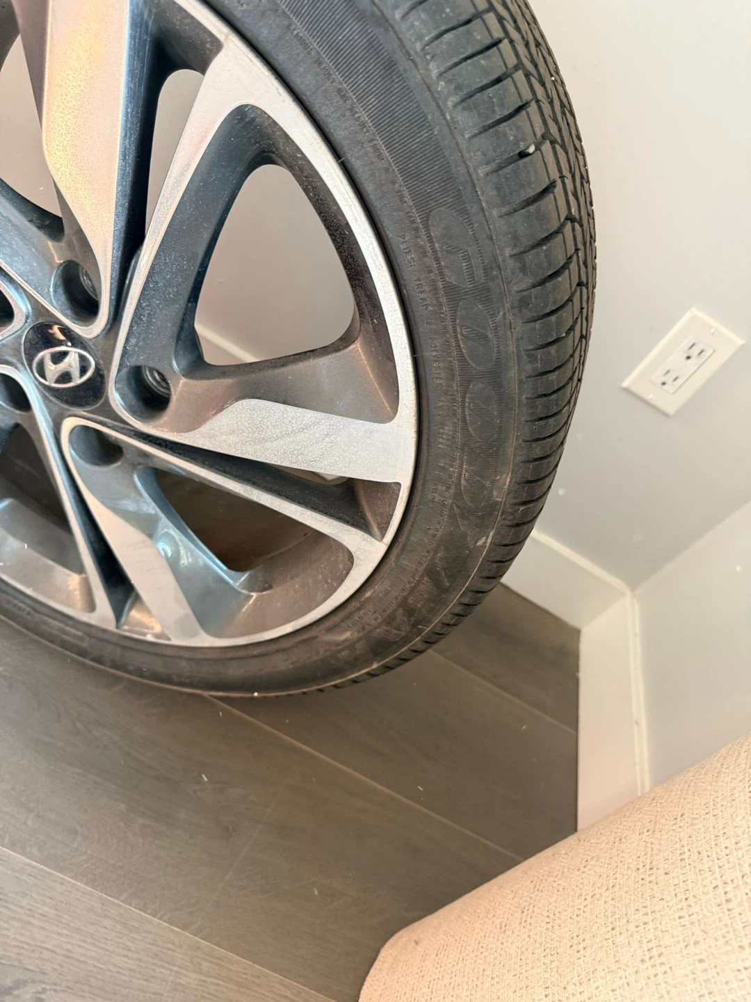 2015 Hyundai Elantra Summer Tires with Rim - photo 5