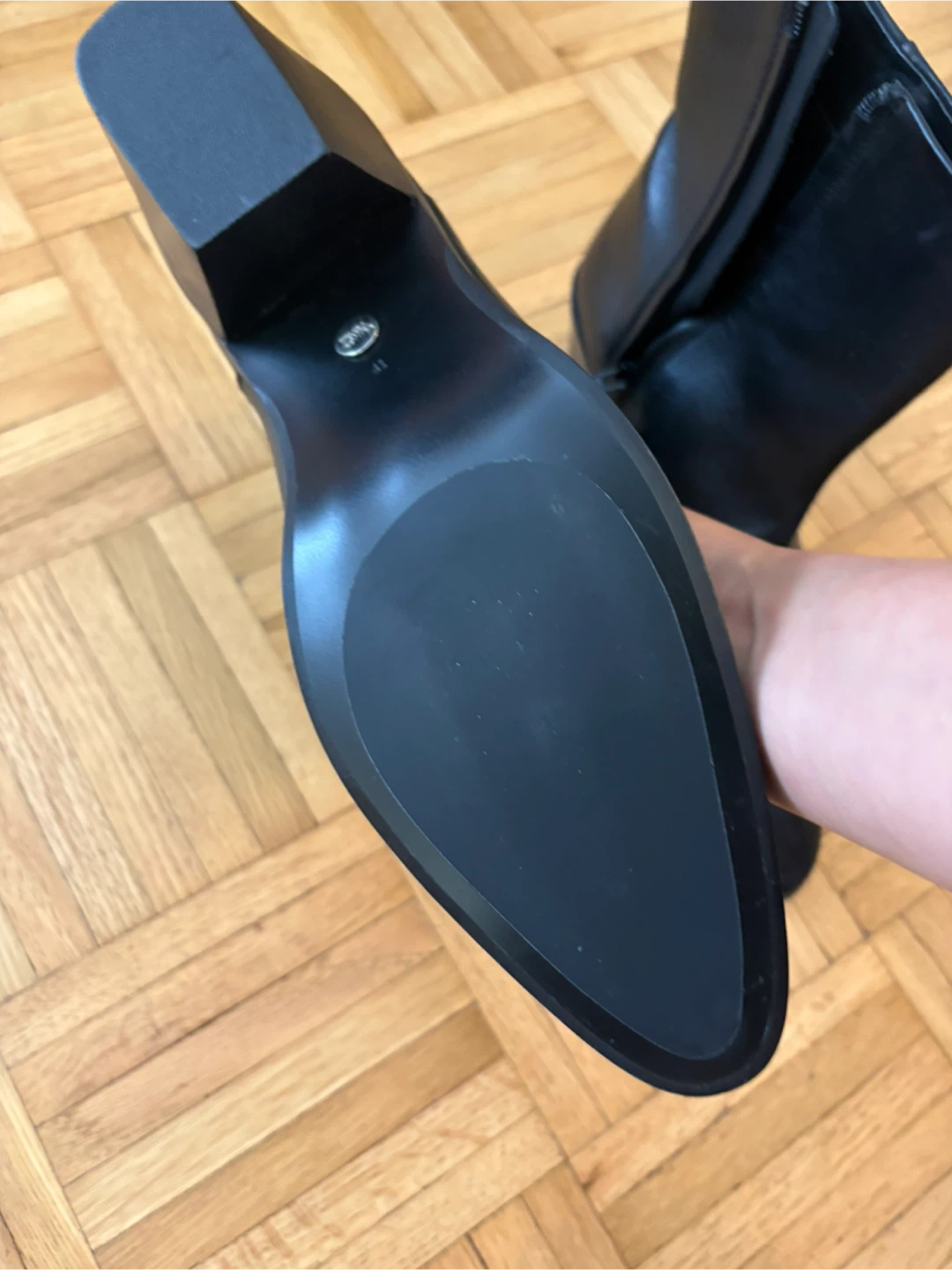 Selling/ giving away small items