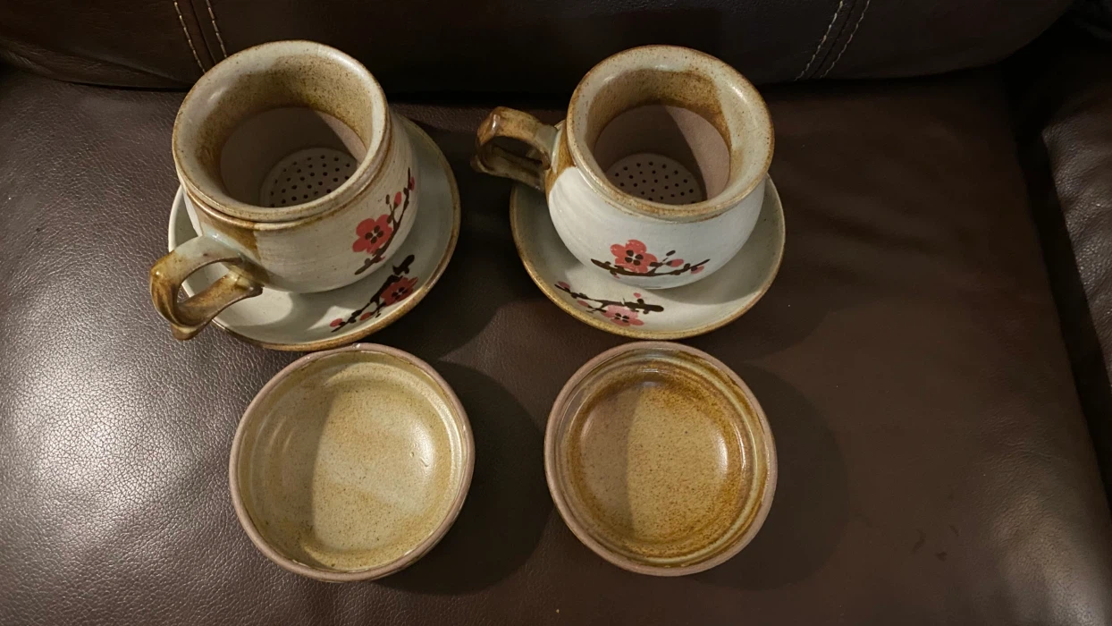 Set of 2 Ceramic Tea Cups with Saucers and Infusers - photo 4