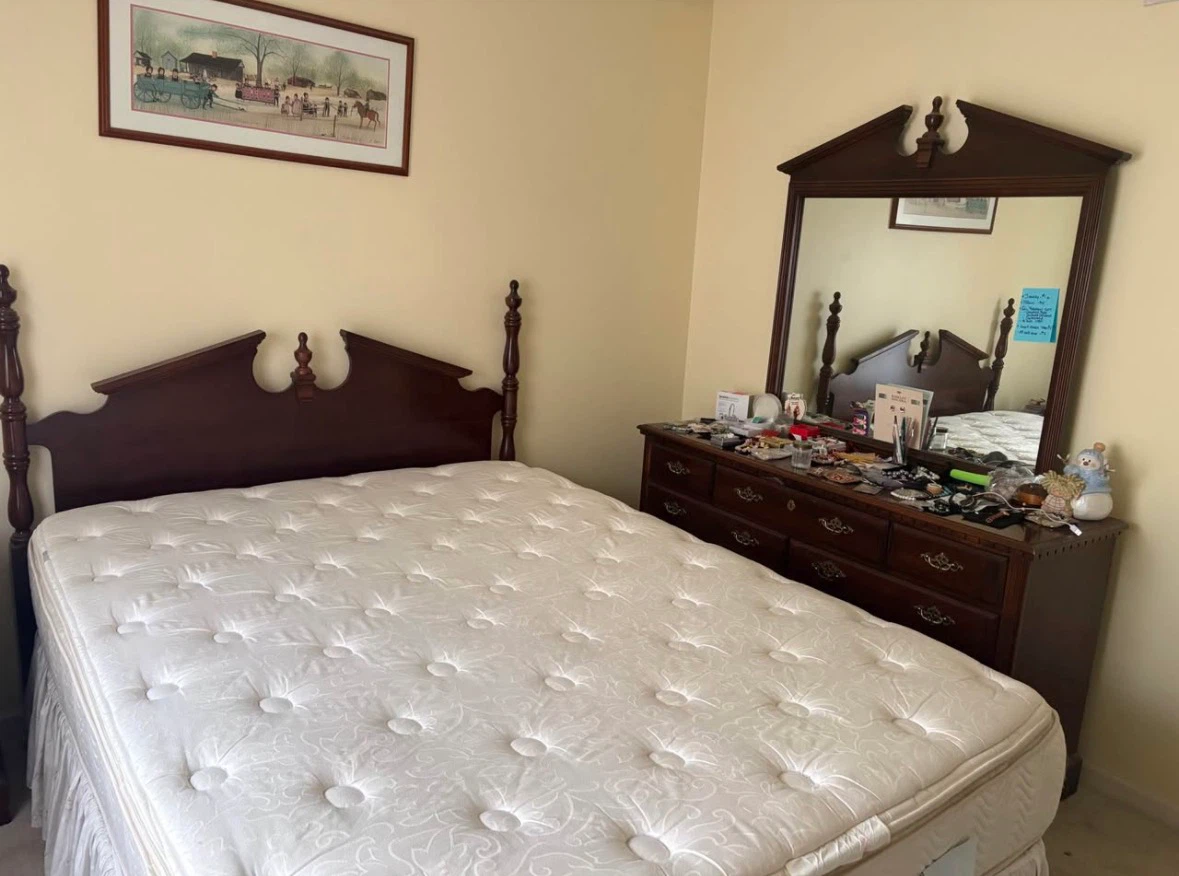 Complete Queen bedroom set