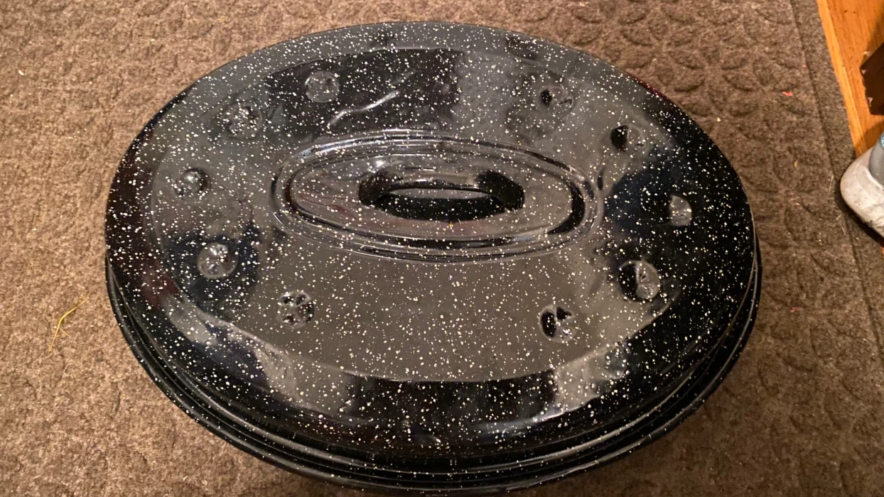 Black Speckled Roasting Pan with Lid - photo 2