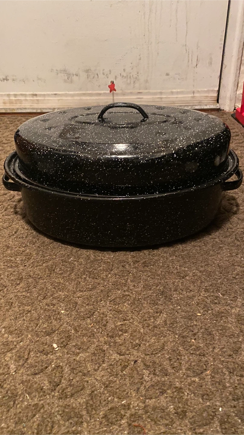 Black Speckled Roasting Pan with Lid - photo 4