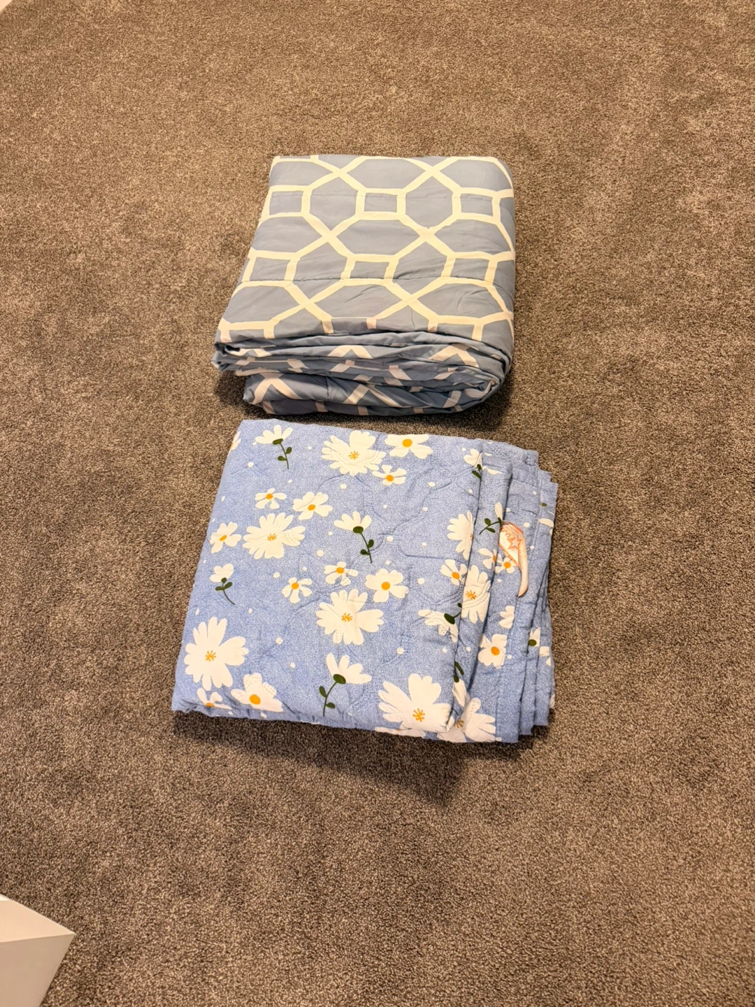 Soft Fleece Blanket – all 3 together -$30 or 15$ each - photo 5