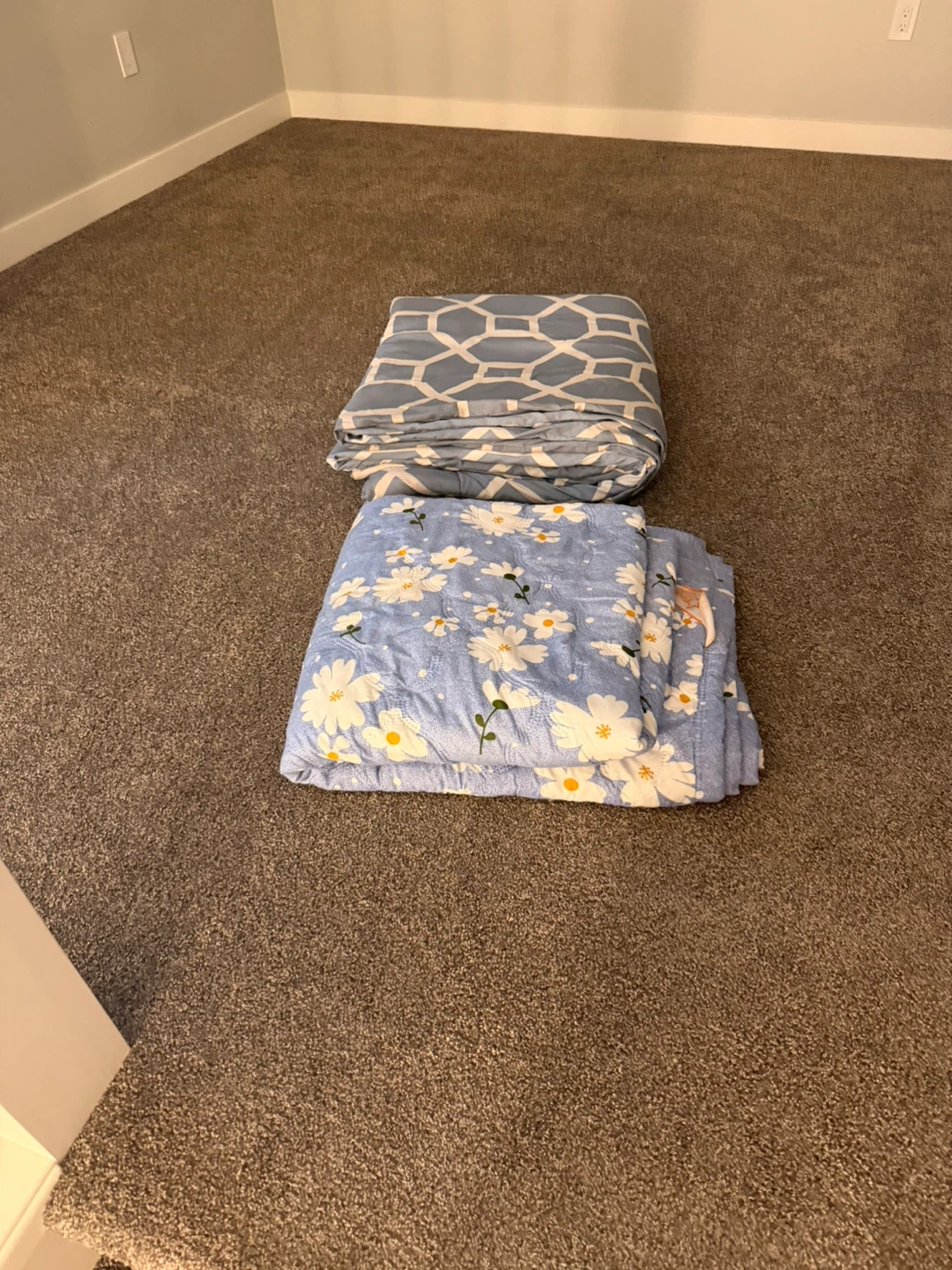 Soft Fleece Blanket – all 2together -$15or 10$each - photo 4