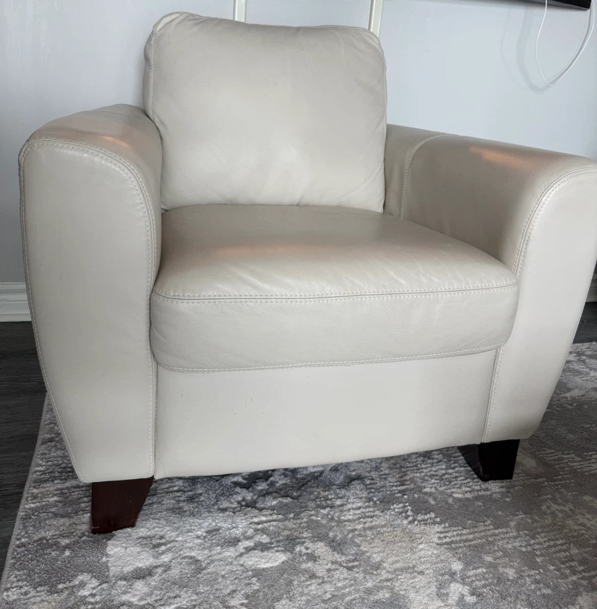 Cream/Off-White Leather Armchair — Moving Sale - photo 3