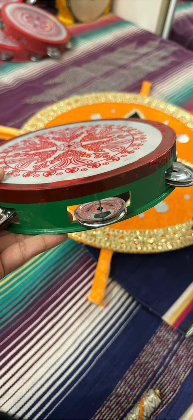 Mehendi, Mayoun, haldi , jago stuff for rent - photo 4