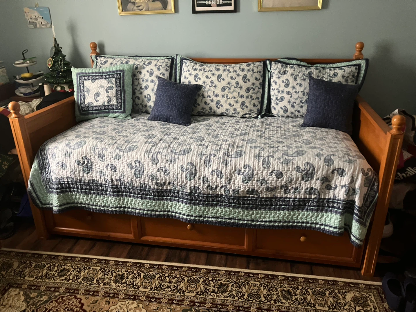 Solid Wood Daybed with Trundle