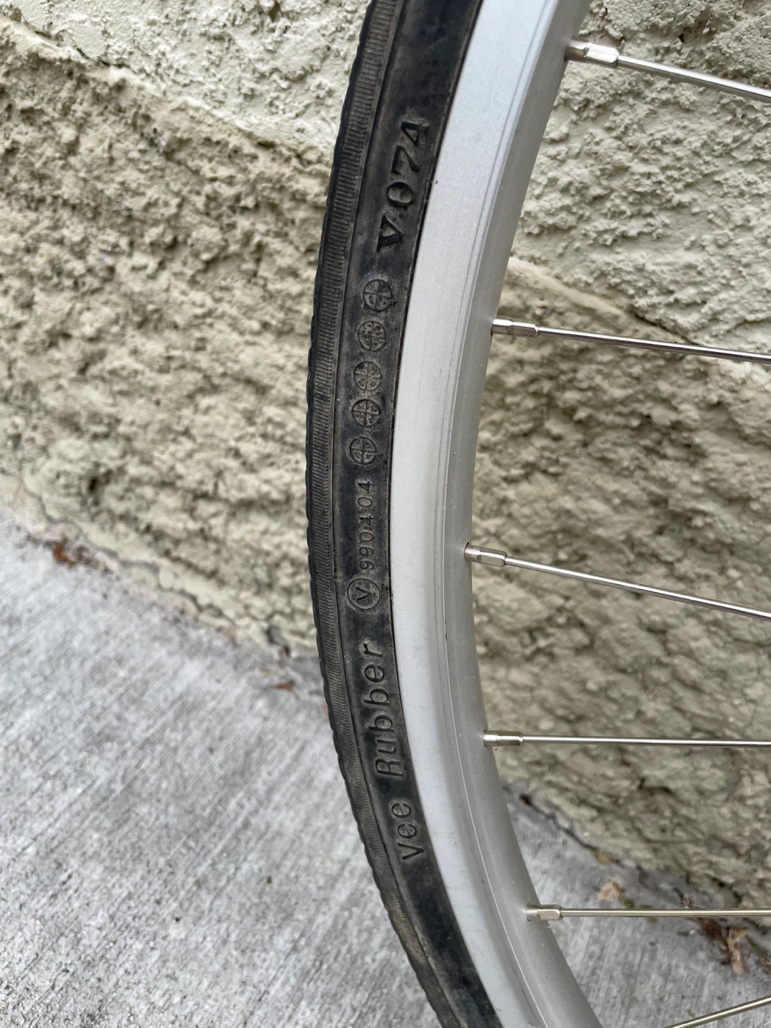 27 x 1 1/4 Bicycle rim wheel without tube, nor axle - photo 4