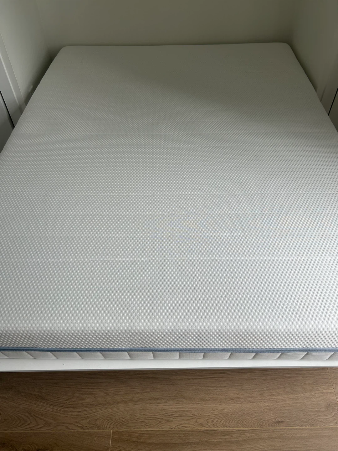 Excellent Condition IKEA ÅBROTTEN Firm Queen Foam Mattress - photo 2