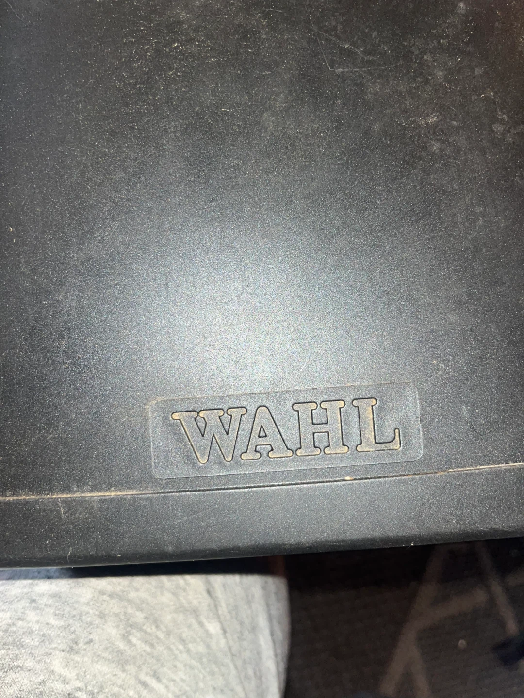 Wahl Hair Clippers with Attachments - photo 3