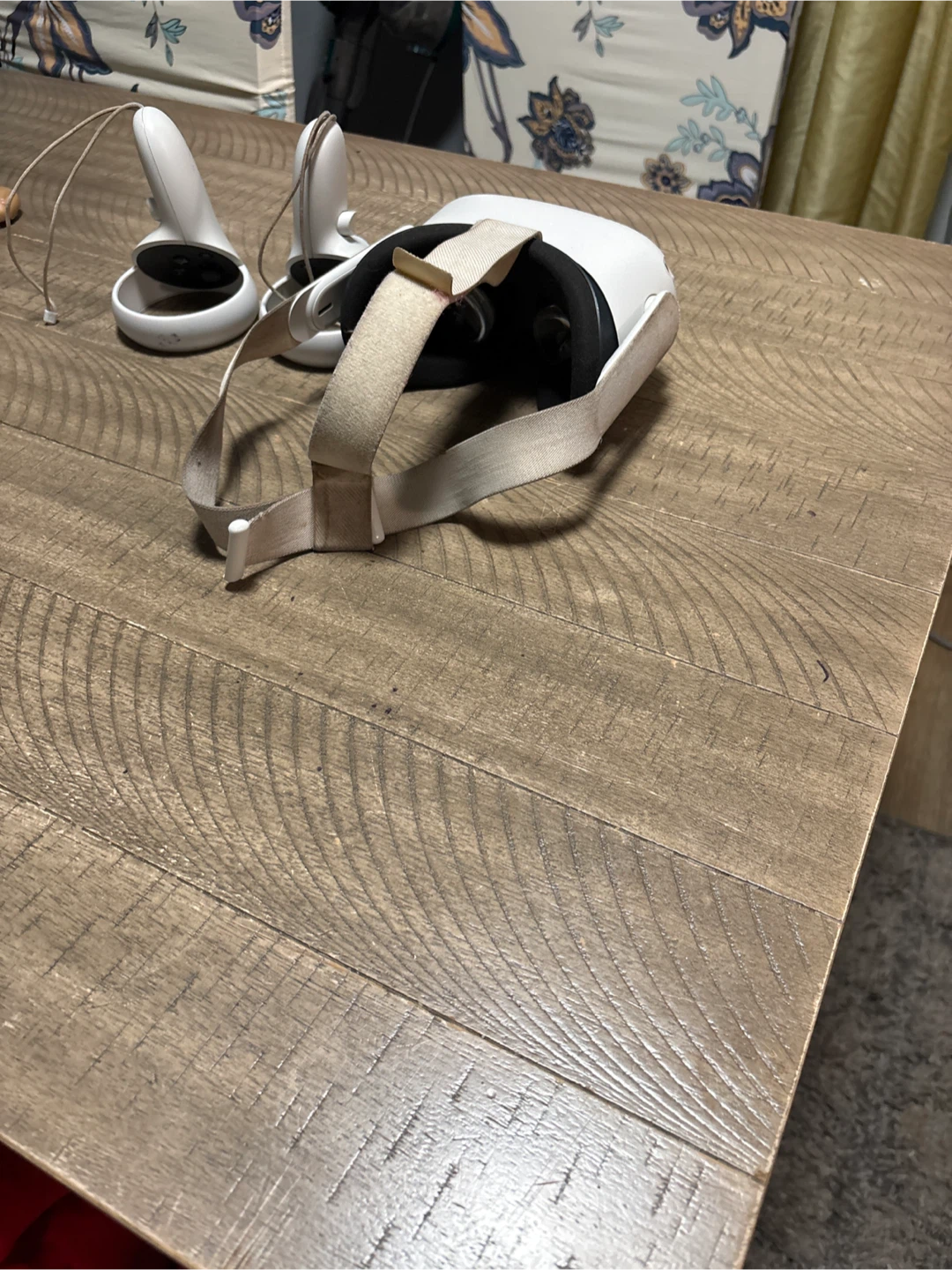 Meta Quest 2 VR Headset with Controllers - photo 2