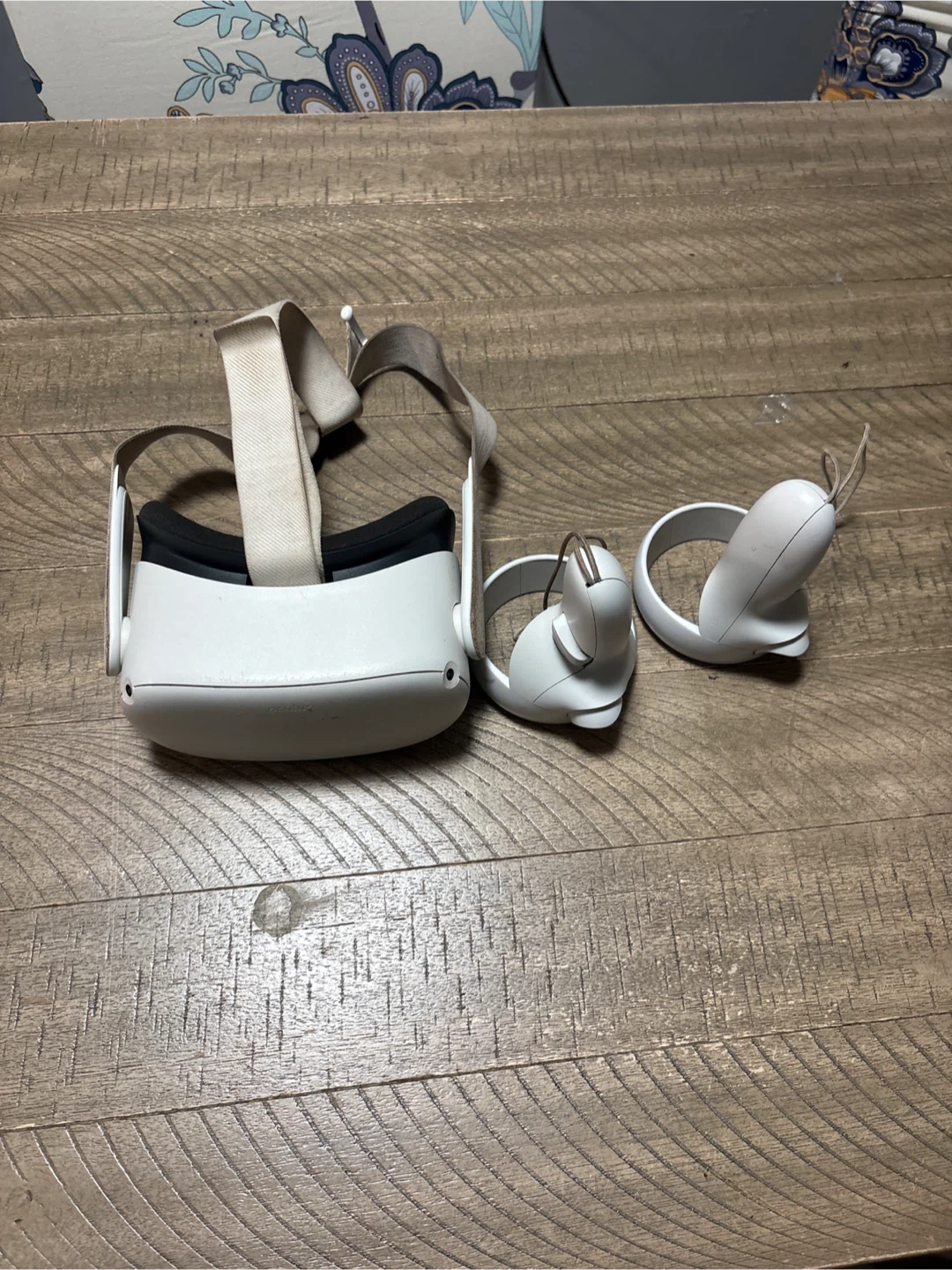 Meta Quest 2 VR Headset with Controllers - photo 3