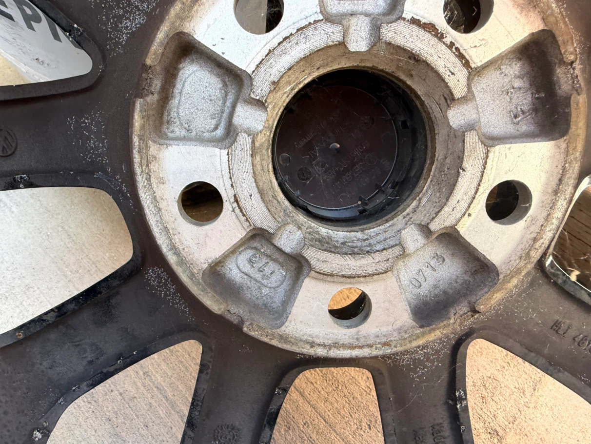 Volkswagen Alloy Wheel 6.5Jx16H2 ET50 - photo 2