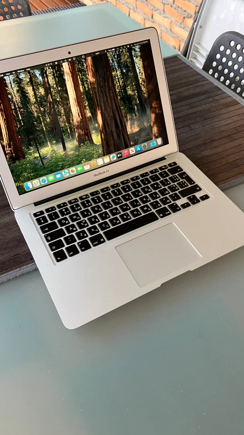 MacBook Air 13-inch (2017) - photo 2