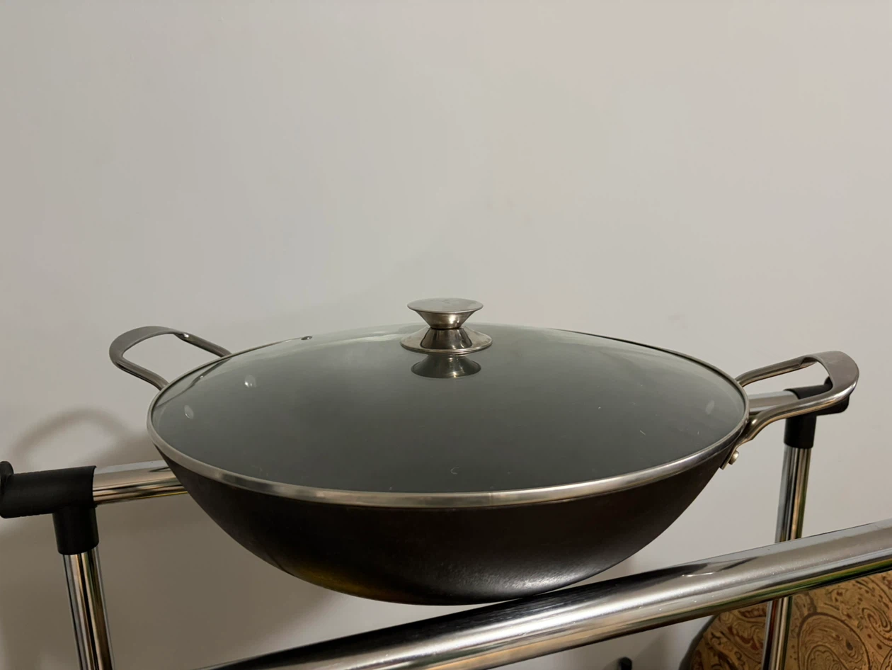Wok with Glass Lid