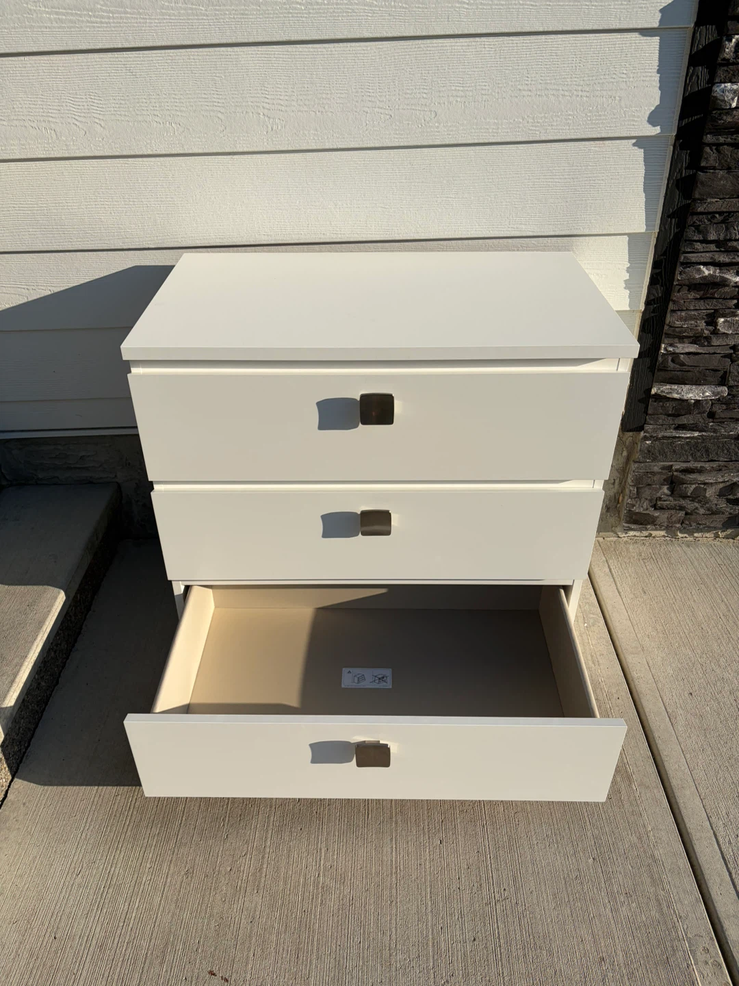 IKEA MALM 3 drawers dresser in white - photo 4