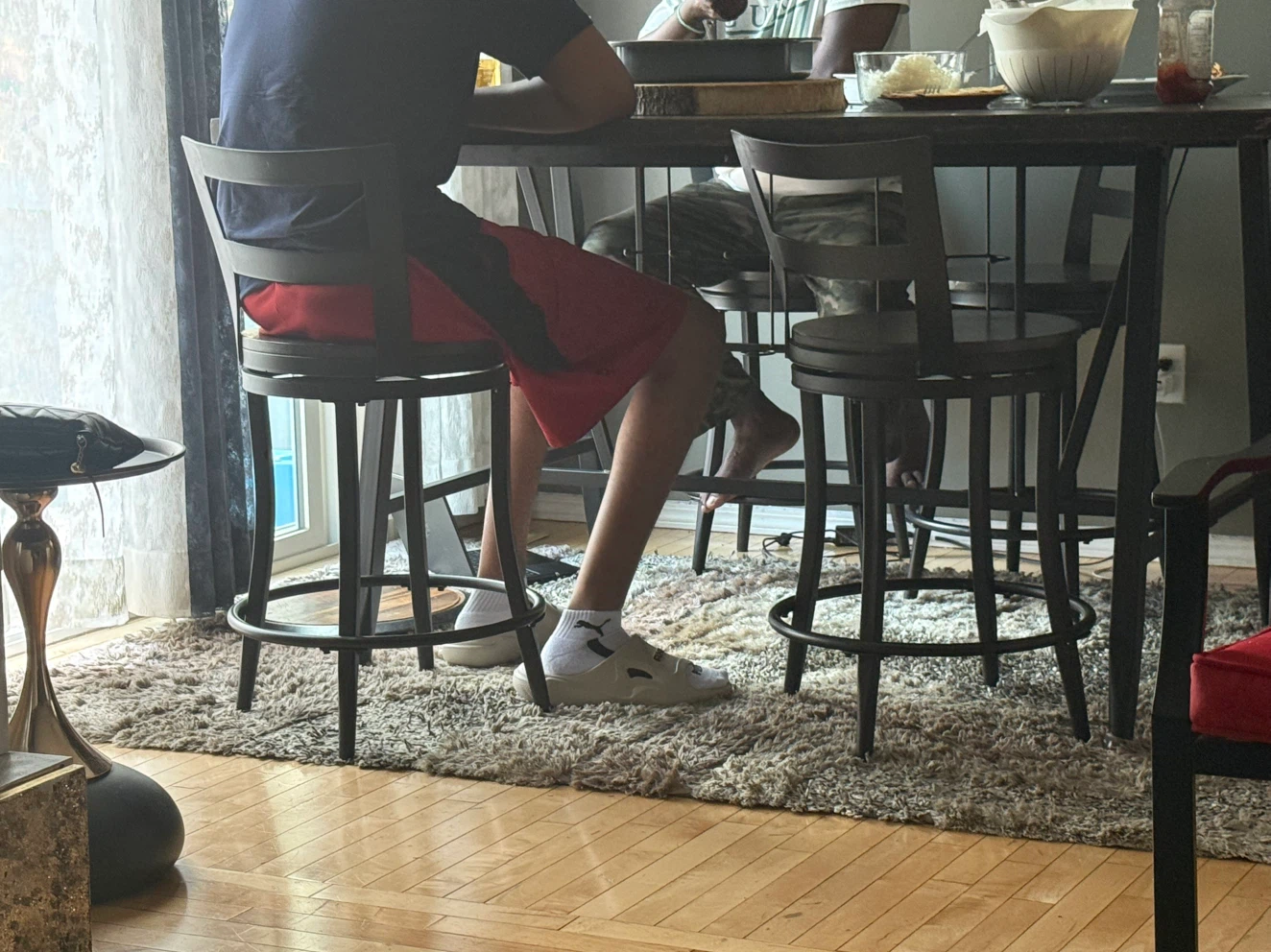 Dinning table with 6 chairs