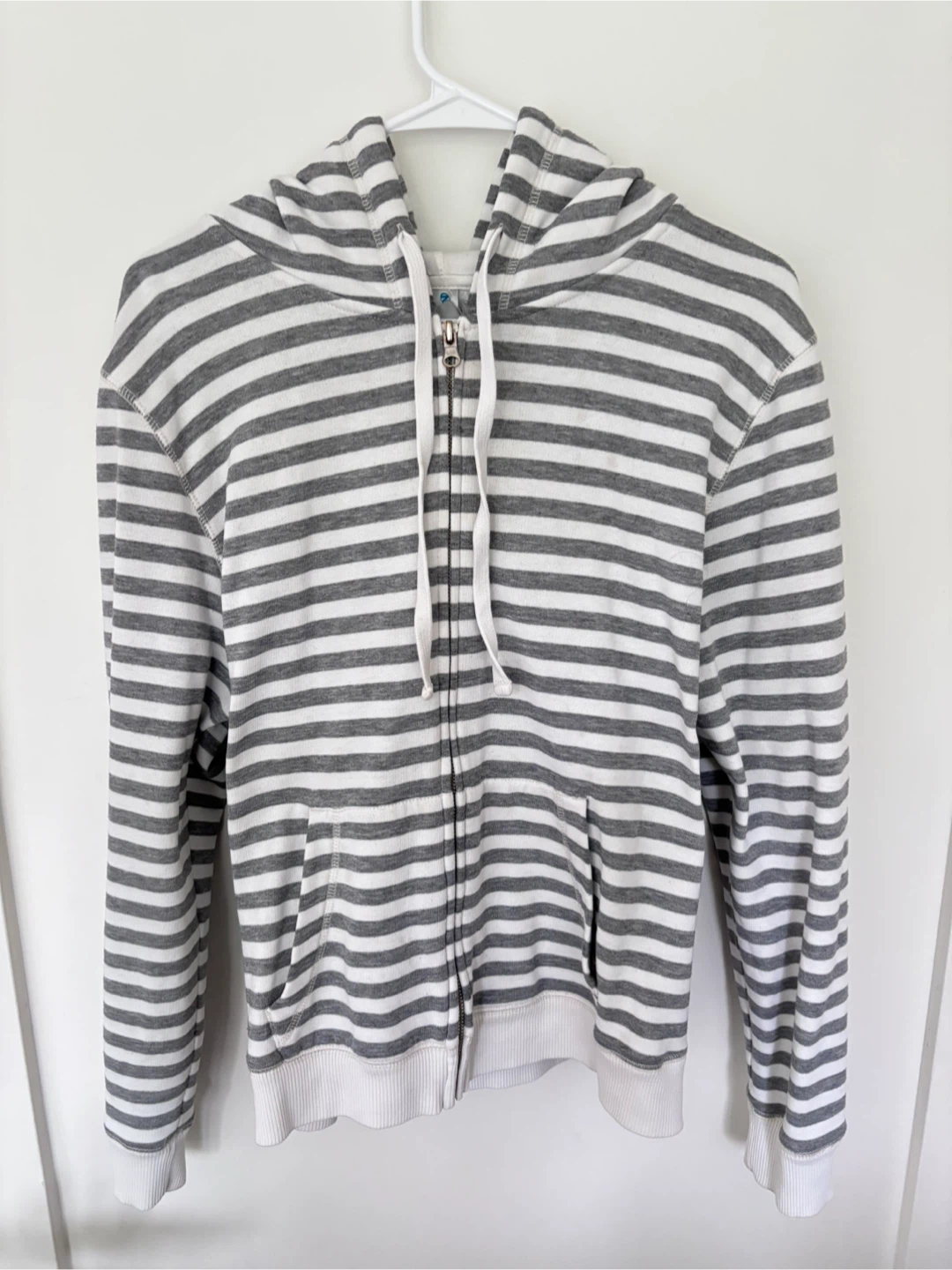 y2k white/grey striped zip up hoodie
