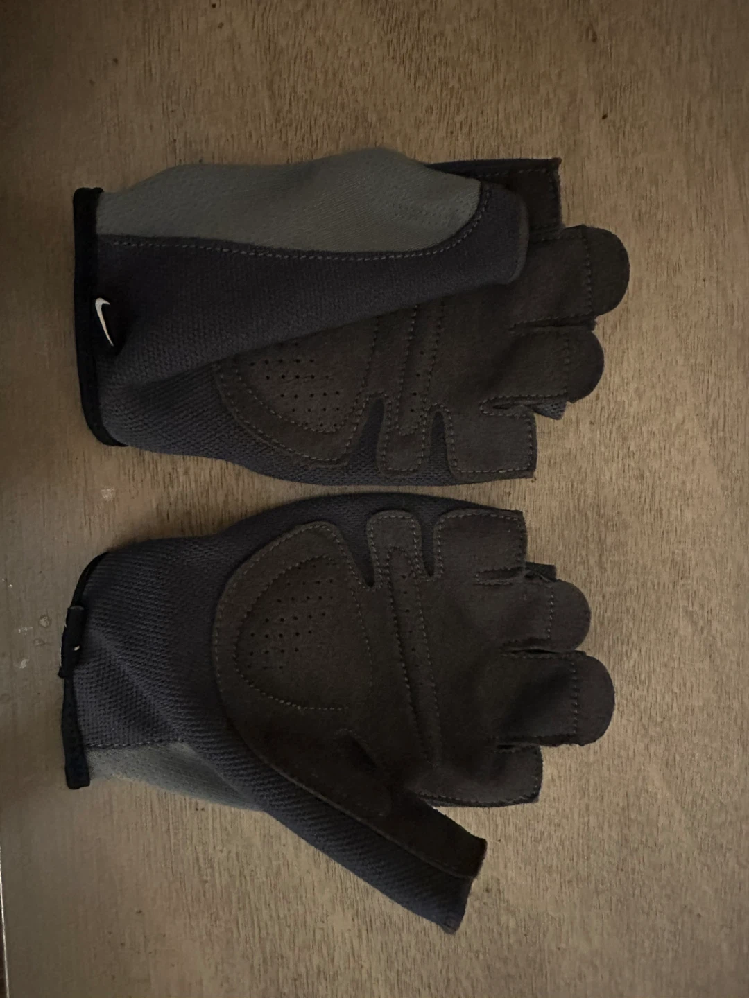 Nike Gym Gloves - photo 2