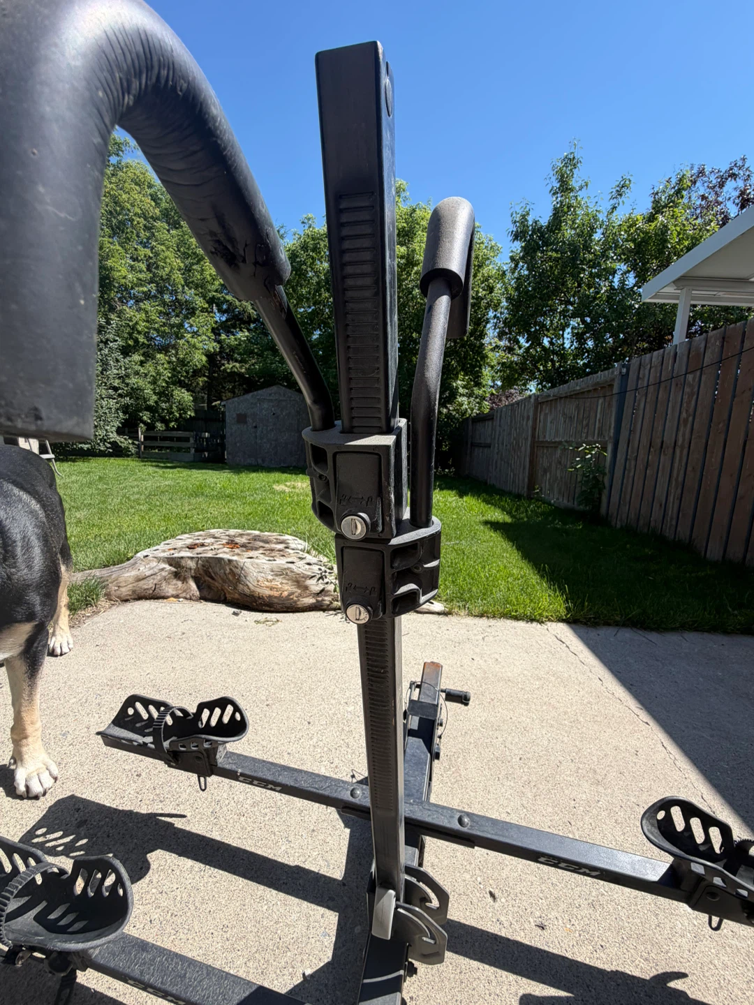 CCM Hitch Mount Locking Bike Rack with Locking stabilizer - photo 2