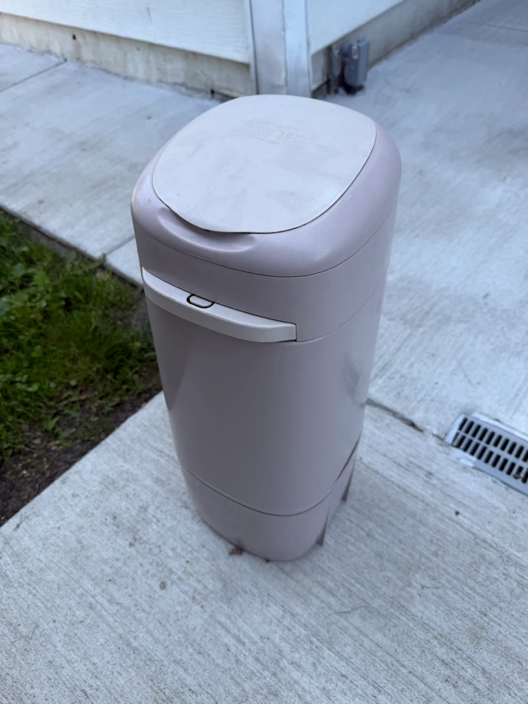 Cleaned Litter Genie Cat Litter Disposal Pail with refills - photo 2