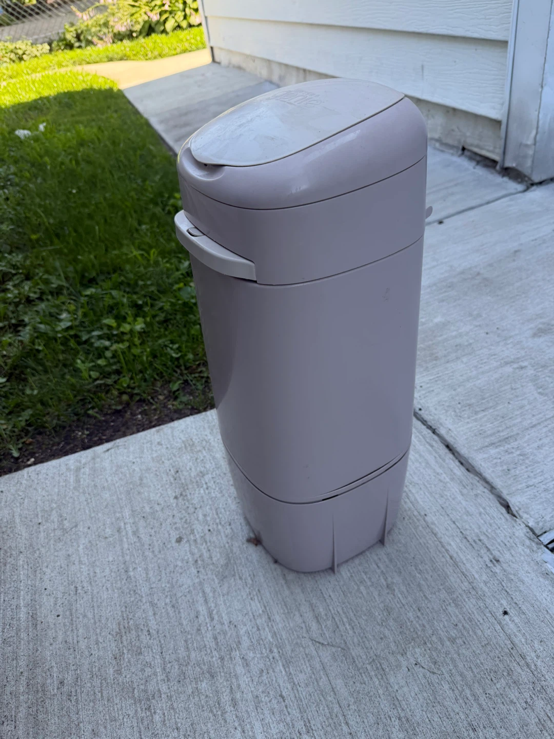 Cleaned Litter Genie Cat Litter Disposal Pail with refills - photo 3