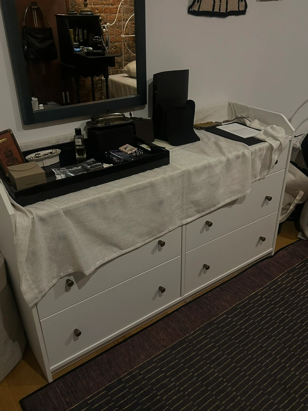 White dresser with drawers