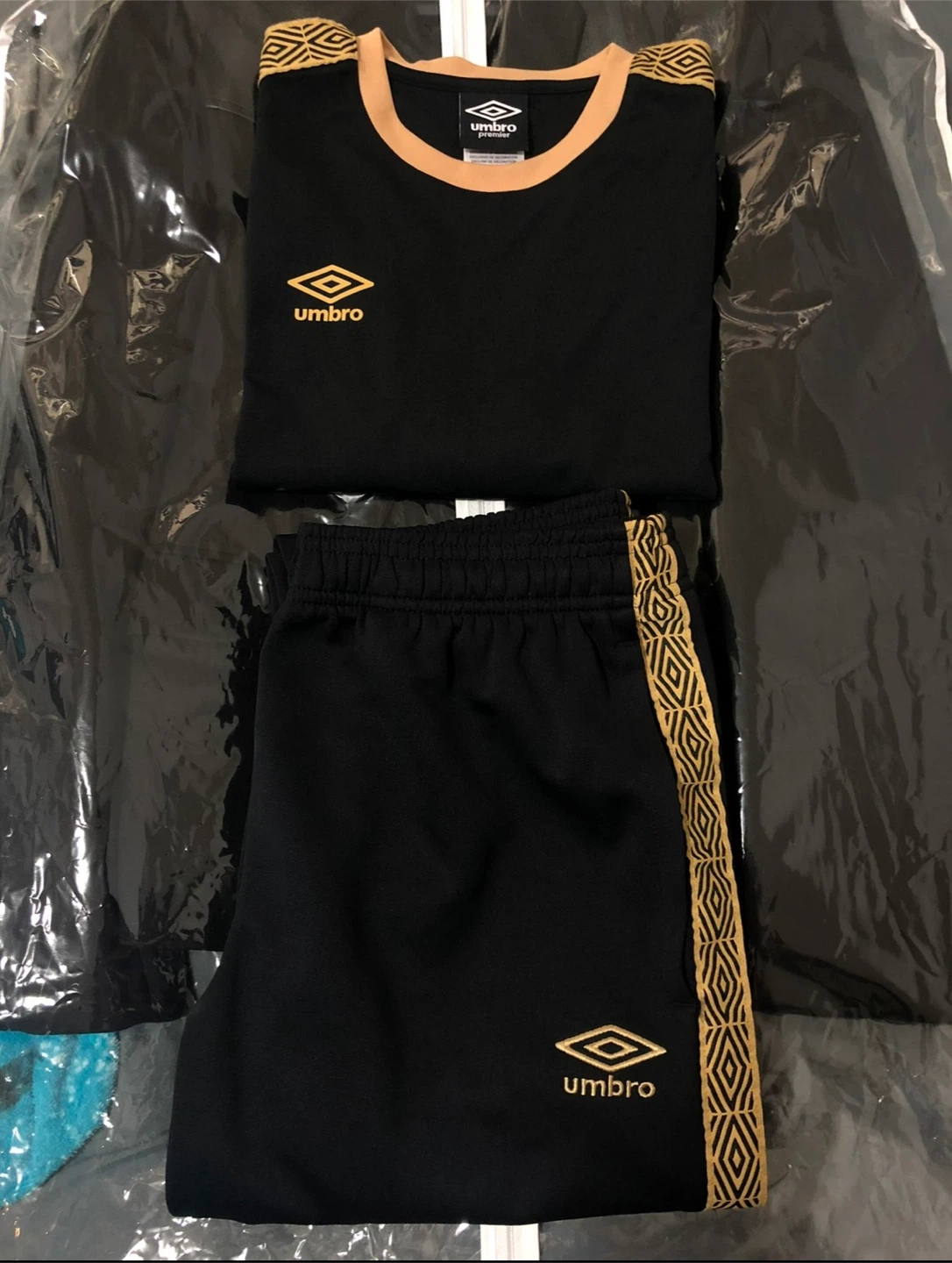 Umbro Premier Black & Gold Tracksuit Set - Small - photo 2