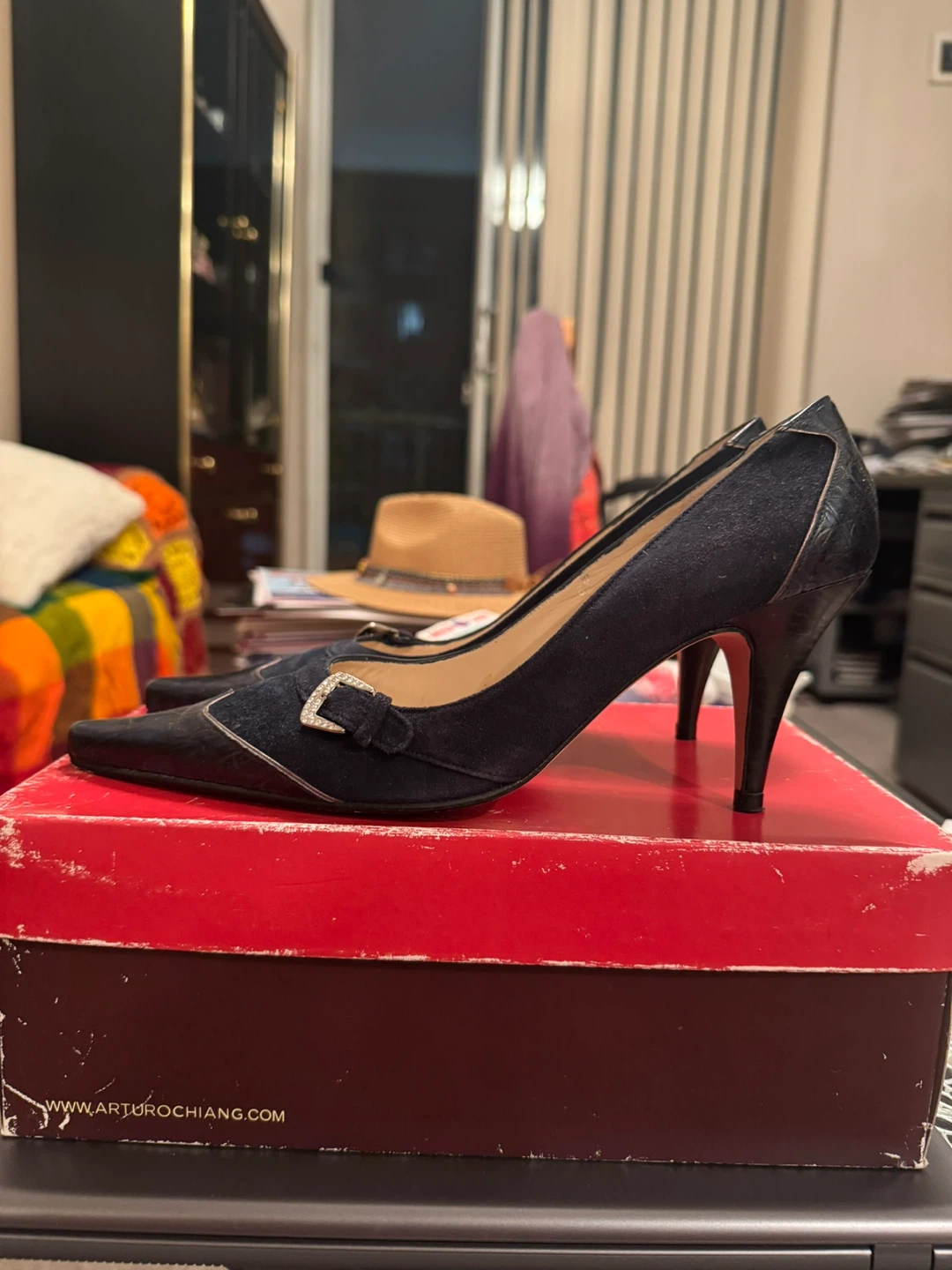 RAMON TENZA Women’s Dark Blue Suede Heels -Size 8.5. - photo 2