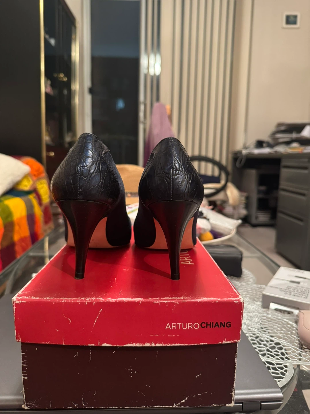 RAMON TENZA Women’s Dark Blue Suede Heels -Size 8.5. - photo 3