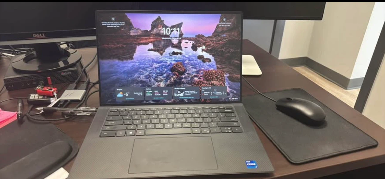 Dell XPS 15 Laptop - photo 2