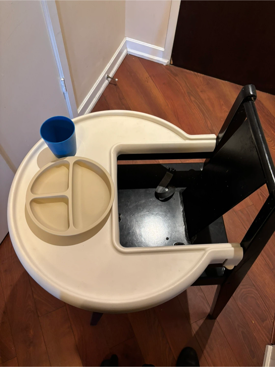 Black Wooden High Chair with Tray - photo 2
