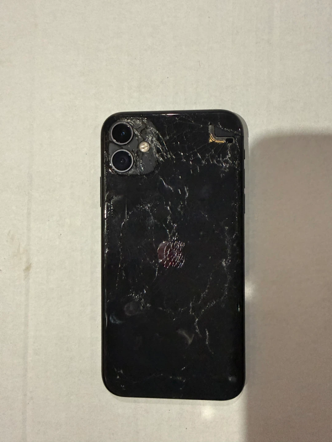Apple iPhone 11 Black  Unlocked – Fully Working – Cracked Back - photo 3