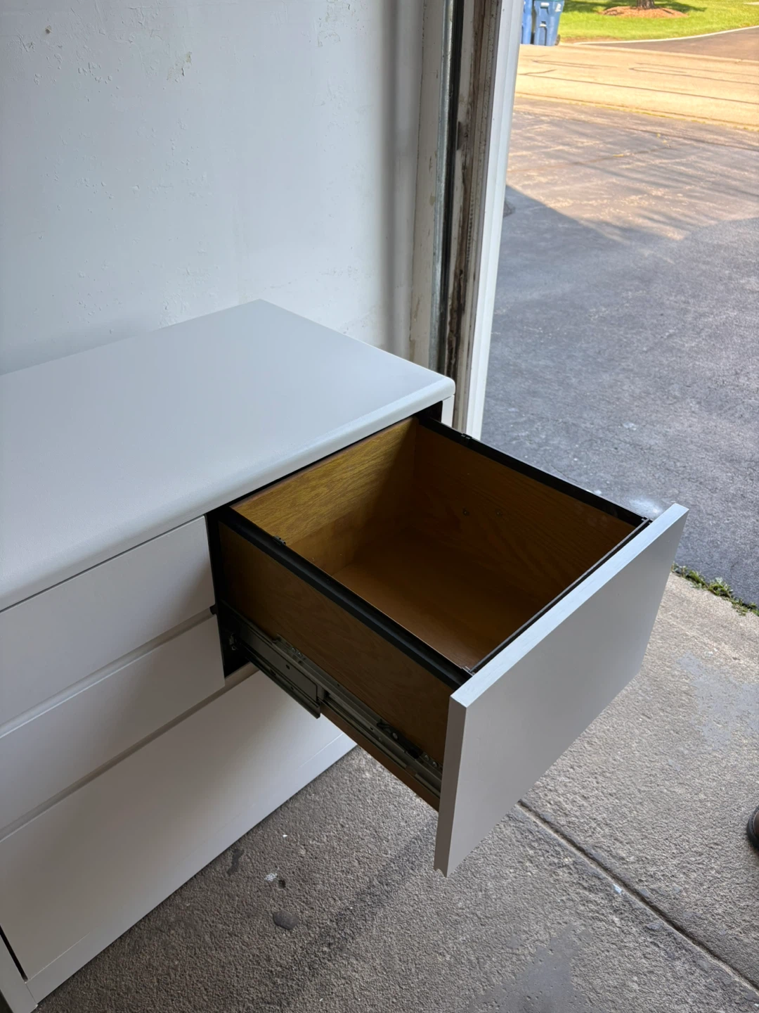 White 3-Drawer Filing Cabinet - photo 3