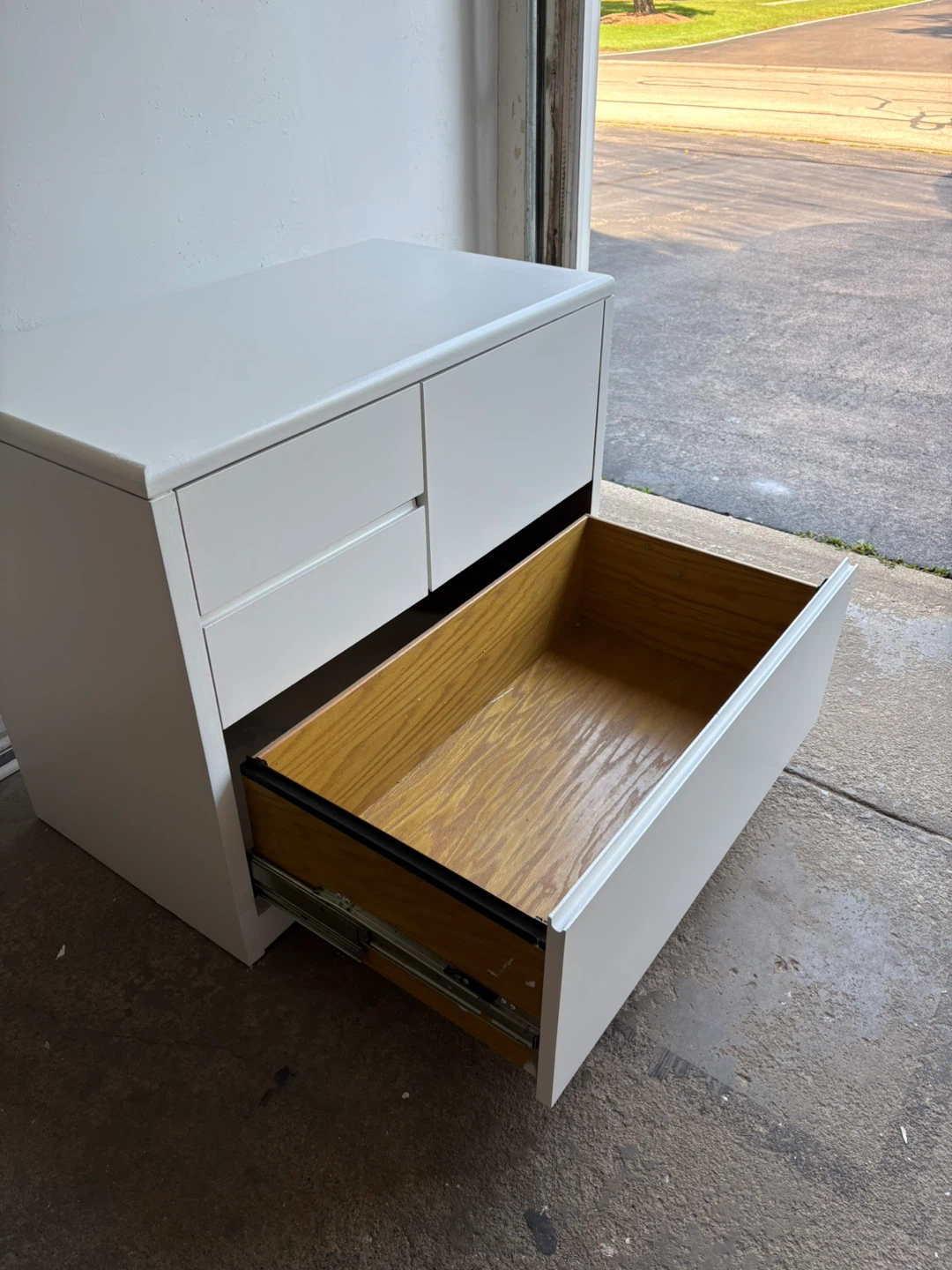 White 3-Drawer Filing Cabinet - photo 4